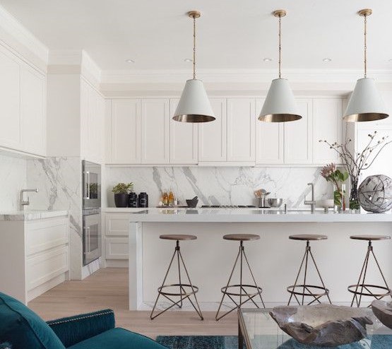 white-kitchen-with-marble-details